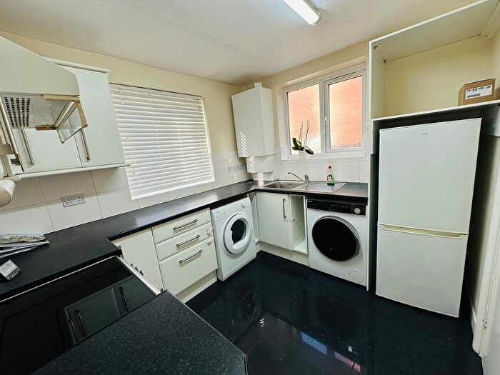 2 Bedroom Flat To Rent In Ferncourt, Harrow, Greater London, HA1