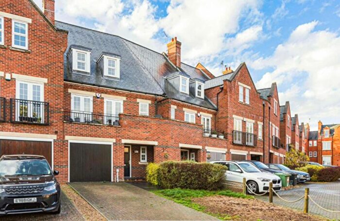 4 Bedroom Terraced House For Sale In Azalea Close, St. Albans, AL2