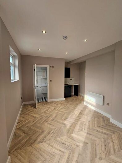 Studio To Rent In Eltham High Street, London, SE9