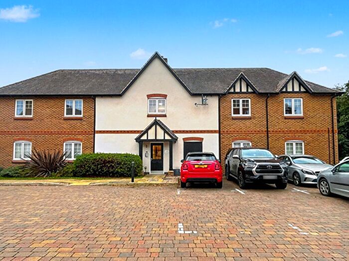 2 Bedroom Flat For Sale In Meer Stones Road, Balsall Common, CV7