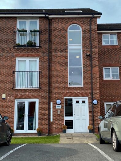 2 Bedroom Apartment To Rent In Lawnhurst Avenue, Manchester, Greater Manchester, M23
