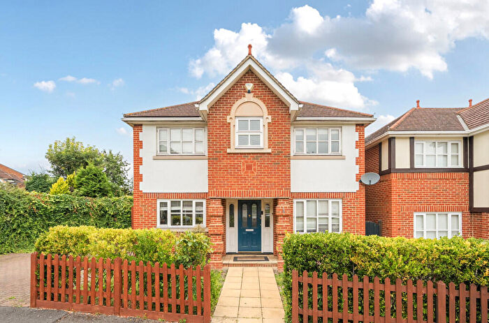 4 Bedroom Detached House For Sale In Highfield Road, Sutton, SM1