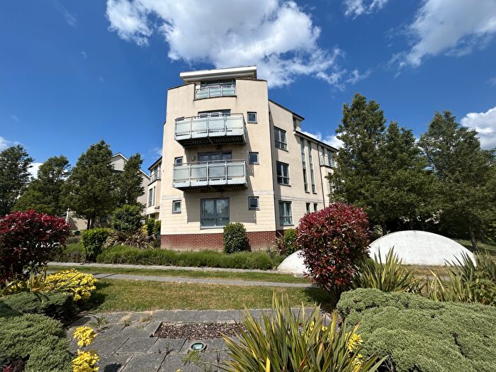 2 Bedroom Flat To Rent In Springhead Parkway, DA11