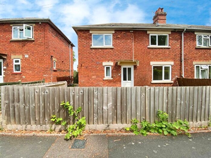3 Bedroom Semi-Detached House To Rent In Edward Street, Banbury, Oxfordshire, OX16
