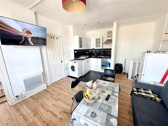 1 Bedroom Flat To Rent In High Road, Leyton, E10