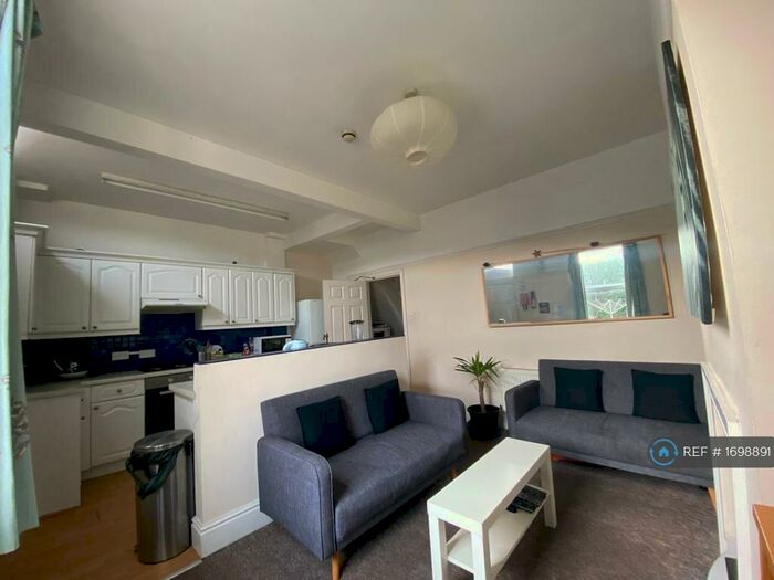 5 Bedroom Terraced House To Rent In Parnall Road, Bristol, BS16