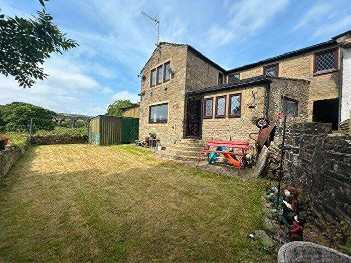 3 Bedroom Terraced House For Sale In Lower Kipping Lane, Thornton, Bradford, BD13