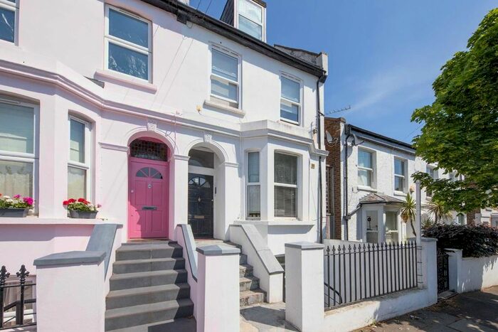 2 Bedroom Flat To Rent In Shakespeare Road, London, W3