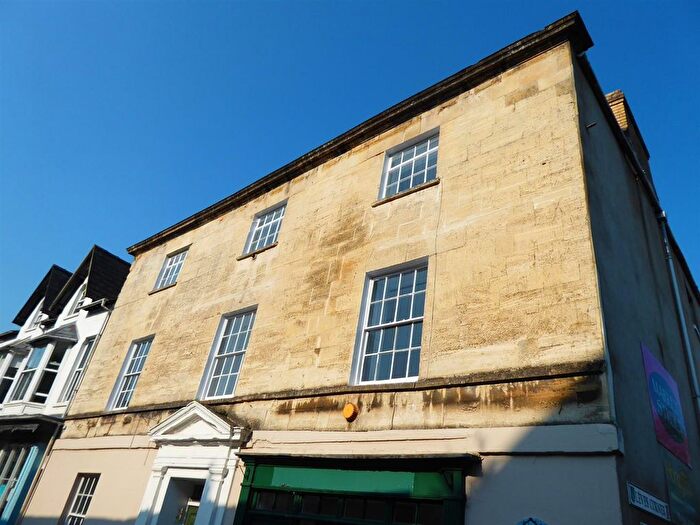3 Bedroom Flat To Rent In Market Street, Nailsworth, Stroud, GL6