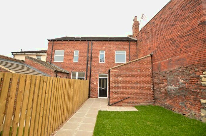 2 Bedroom Town House To Rent In High Street, Kippax, Leeds, LS25