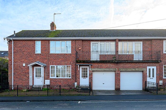 2 Bedroom Flat For Sale In Bootham Crescent, York, YO30