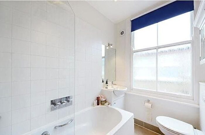 2 Bedroom Flat To Rent In Beaufort Street, London, SW3