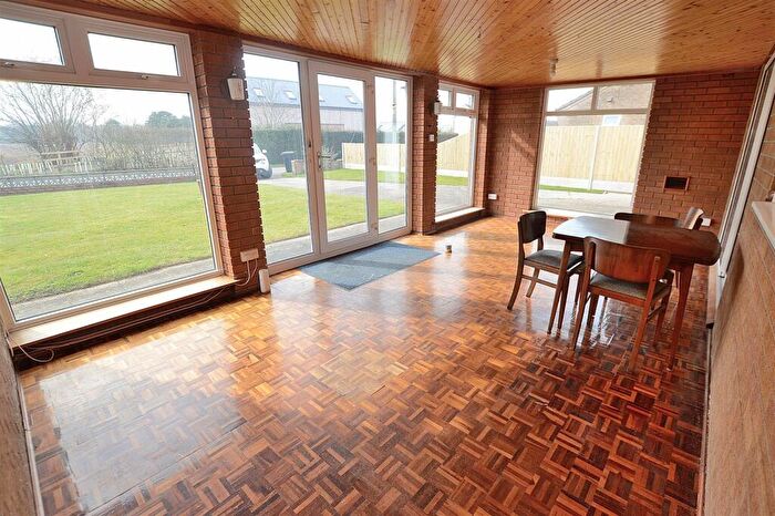 3 Bedroom Detached Bungalow For Sale In Wallcrest, North Road, Tattershall Thorpe, LN4