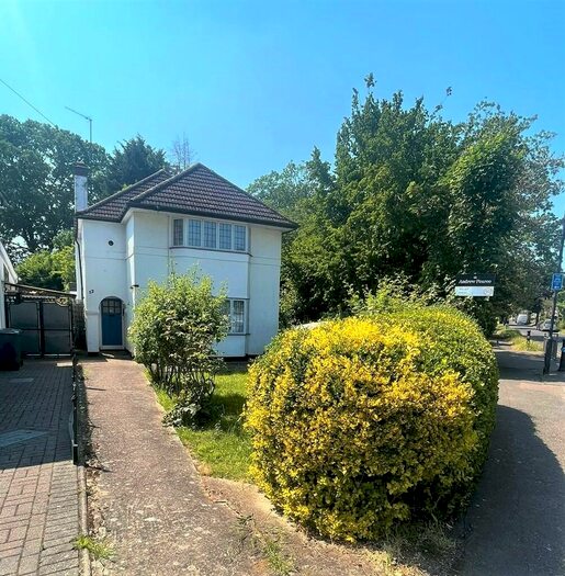 3 Bedroom Detached House To Rent In Northumberland Road, Harrow, HA2