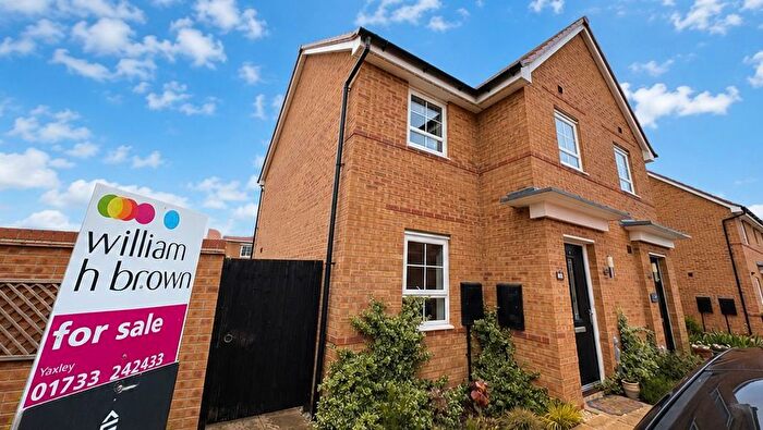 3 Bedroom Semi-Detached House For Sale In Broadstone Drive, Hampton Water, Peterborough, PE7