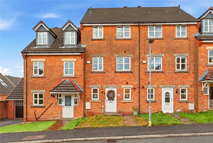 4 Bedroom Town House For Sale In Sweet Briar Close, Clayton Le Moors, Accrington, Lancashire, BB5