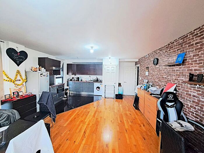 2 Bedroom Flat To Rent In Tyler Street, London, SE10