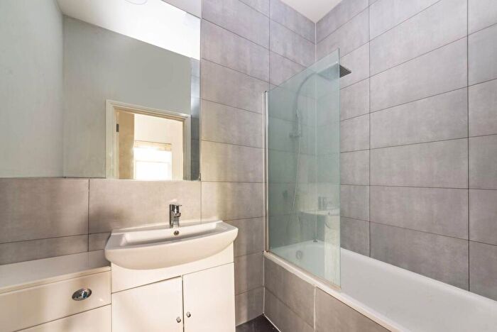 Studio To Rent In Woodchurch Road, South Hampstead, London, NW6