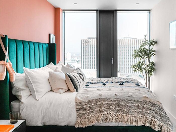 2 Bedroom Apartment To Rent In The Mercian, Broad Street, B15