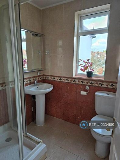 1 Bedroom Flat To Rent In Cherry Hill, New Barnet, EN5