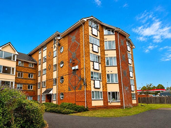 2 Bedroom Apartment For Sale In Winslet Place, Oxford Road, Reading, RG30