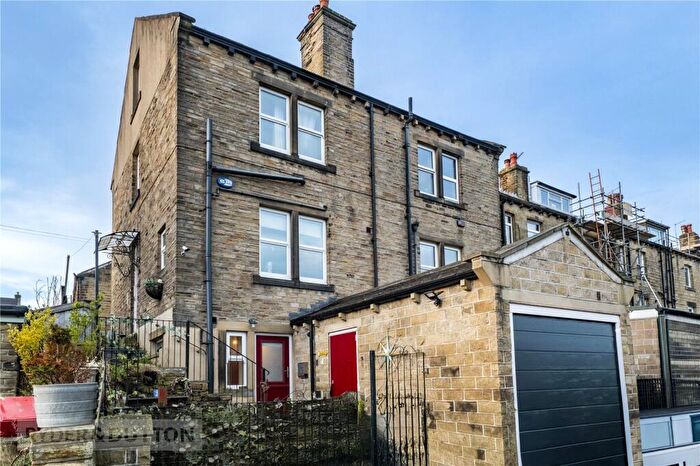 3 Bedroom Semi Detached House For Sale In New Mill Road, Holmfirth, West Yorkshire, HD9