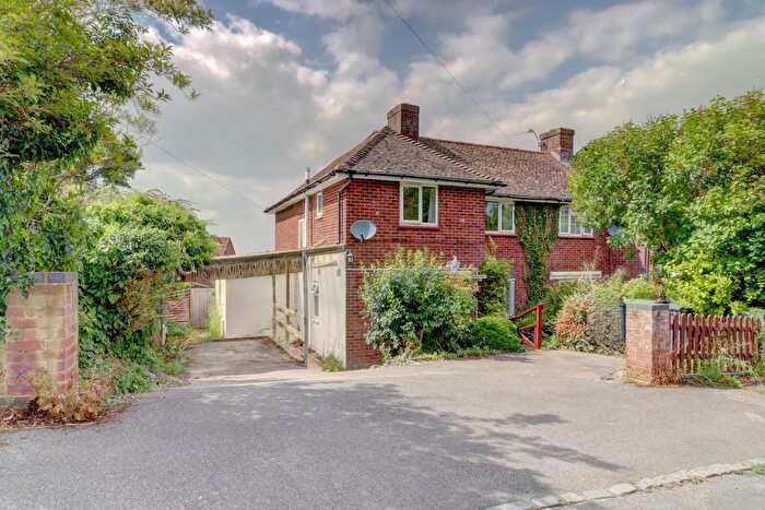 3 Bedroom Semi-Detached House For Sale In Hawthorn Road, Princes Risborough, Buckinghamshire, HP27