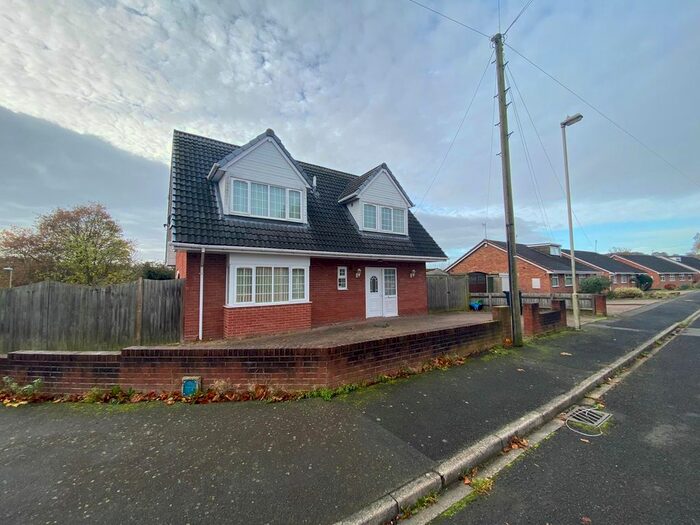 3 Bedroom Detached House To Rent In Locksview, Stourbridge DY8