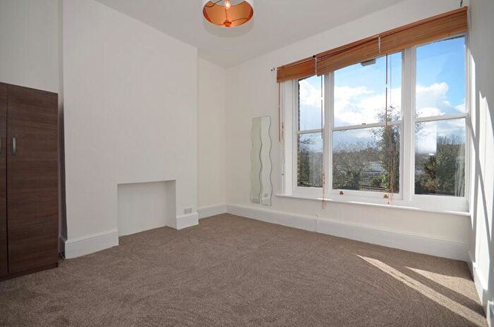 1 Bedroom Flat To Rent In Auckland Hill, West Norwood, London, SE27