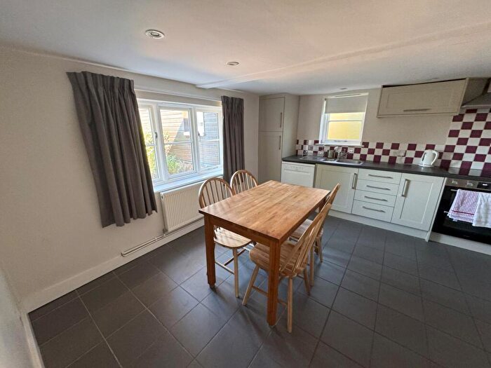 2 Bedroom Cottage To Rent In Great Brickhill, Milton Keynes, MK17