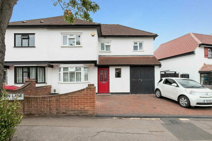 4 Bedroom Semi-Detached House To Rent In Horn Lane, Woodford Green, IG8