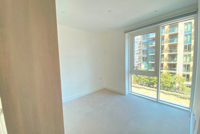 1 Bedroom Flat To Rent In Juniper Drive, London, SW18