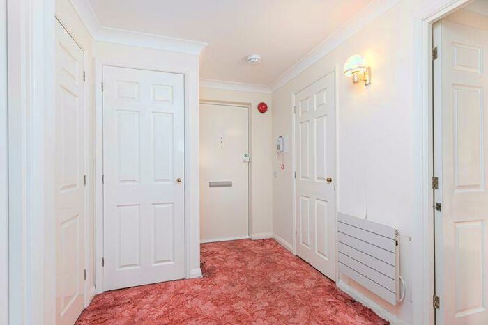 2 Bedroom Retirement Property For Sale In Portland Road, East Grinstead, RH19