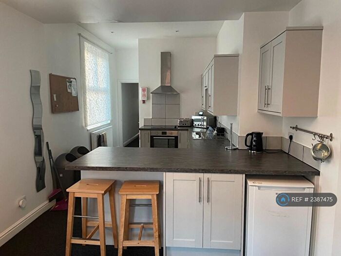 5 Bedroom End Of Terrace House To Rent In Hatrell Street, Newcastle-Under-Lyme, ST5