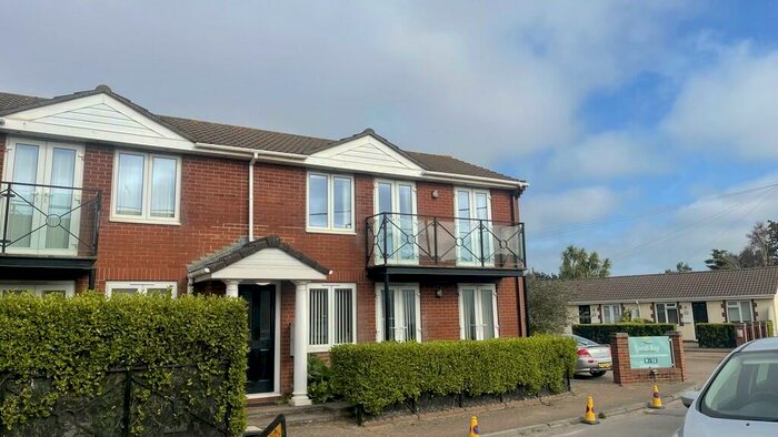 2 Bedroom Apartment To Rent In Sandbay, BS22