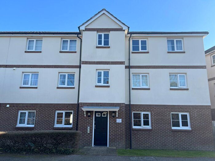 2 Bedroom Flat To Rent In Buckland Close, Bideford, Devon, EX39