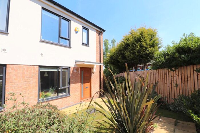 3 Bedroom House To Rent In Ashley Green, Leeds, West Yorkshire, LS12