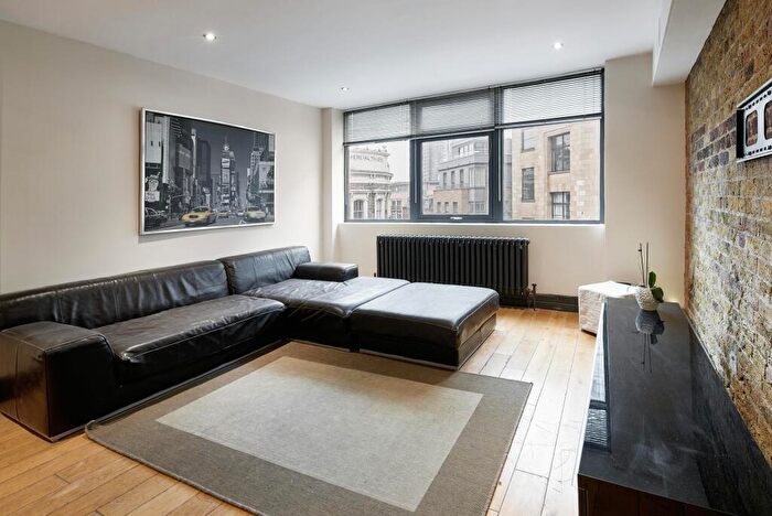 2 Bedroom Flat To Rent In Commercial Street, Spitalfields And Banglatown, E1