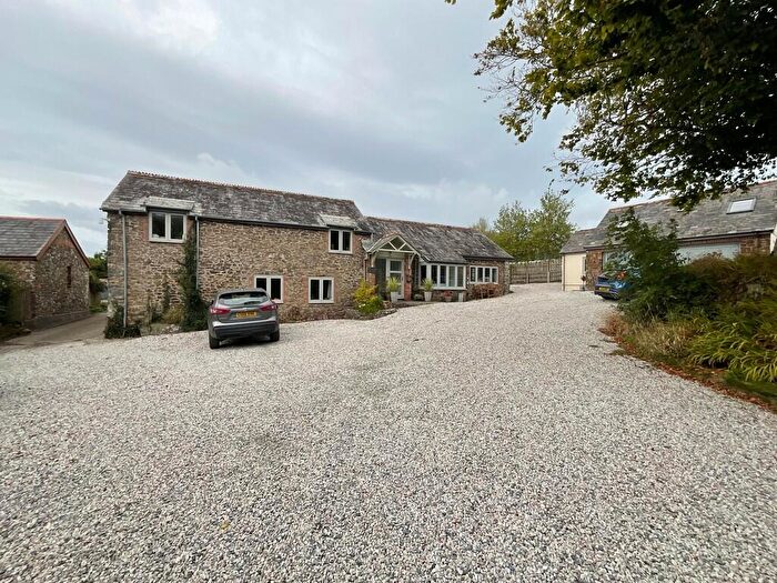 4 Bedroom Barn Conversion To Rent In Ivyleaf Hill, EX23
