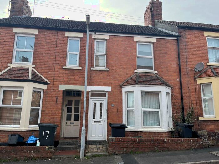 1 Bedroom Flat To Rent In Cromwell Road, Yeovil, BA21