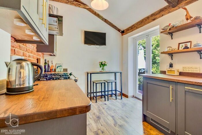 2 Bedroom Cottage For Sale In Arbour Lane, Wickham Bishops, CM8