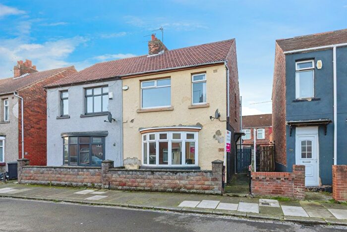 3 Bedroom Semi-Detached House For Sale In Barton Avenue, Hartlepool, TS25