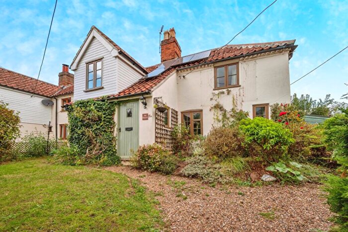 3 Bedroom Character Property For Sale In New Road, Reepham, Norwich, NR10