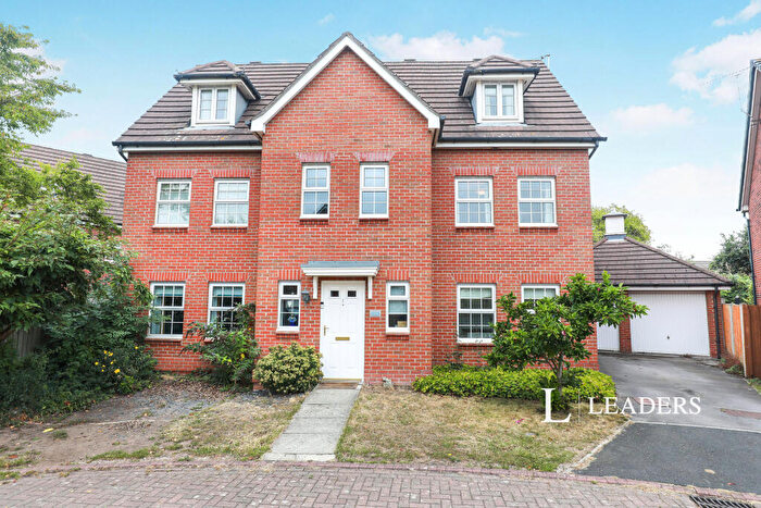 6 Bedroom Detached House To Rent In Naylor Crescent, CW5