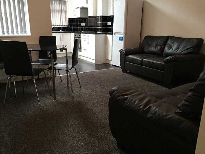 3 Bedroom Semi Detached House To Rent In Chilworth Street, Manchester, M14