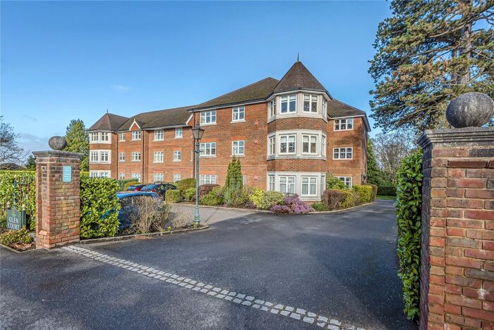 2 Bedroom Maisonette To Rent In St. Johns Hill Road, Woking, Surrey, GU21