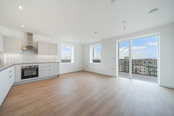 3 Bedroom Property To Rent In Mast Street, Barking, IG11