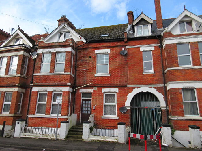 2 Bedroom Flat For Sale In Windsor Road, Bournemouth, Bournemouth Christchurch Poole, BH5