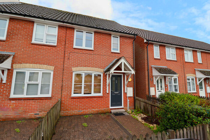 2 Bedroom End Of Terrace House To Rent In East Bergholt, CO7