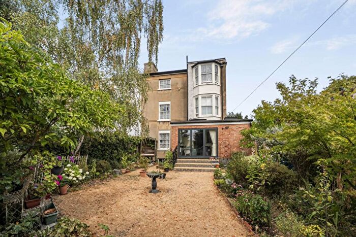 6 Bedroom Semi-Detached House For Sale In Bromham Road, Bedford, MK40